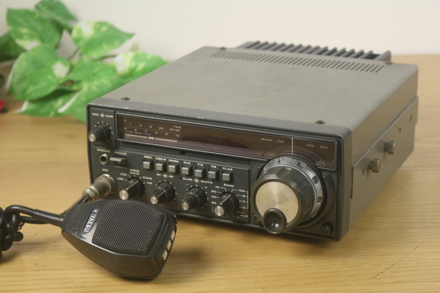 トランシーバー（型番不明 ヤエス FT-707？） 未チェックジャンク扱い